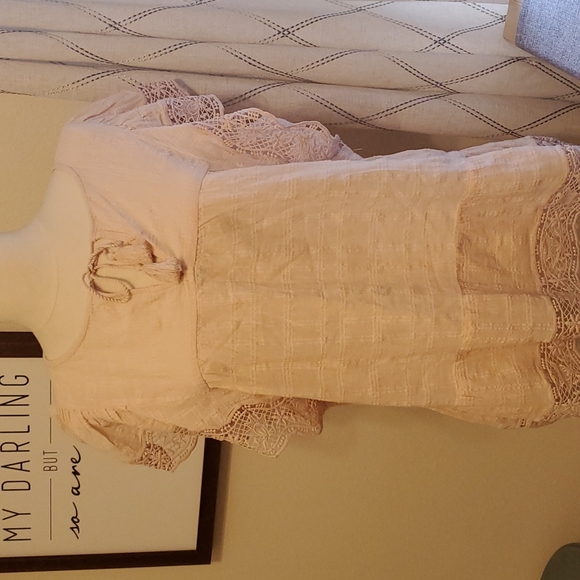 Light pink top - Picture 1 of 3